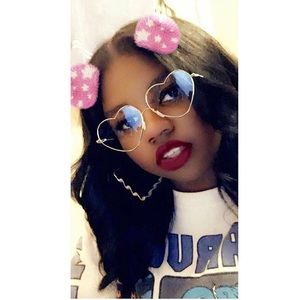 Meet your Posher, Keosha